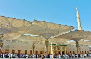 Prayers in Prophet's Mosque