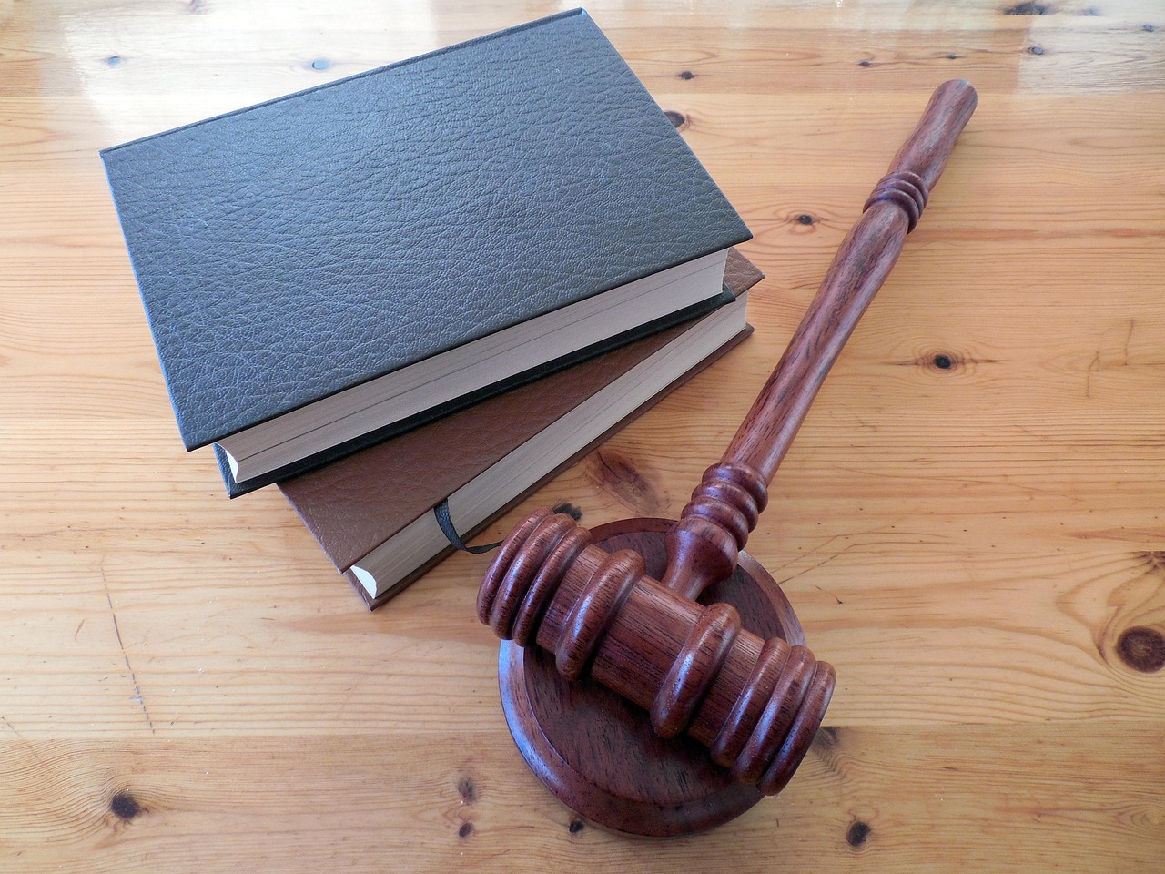 gavel in court