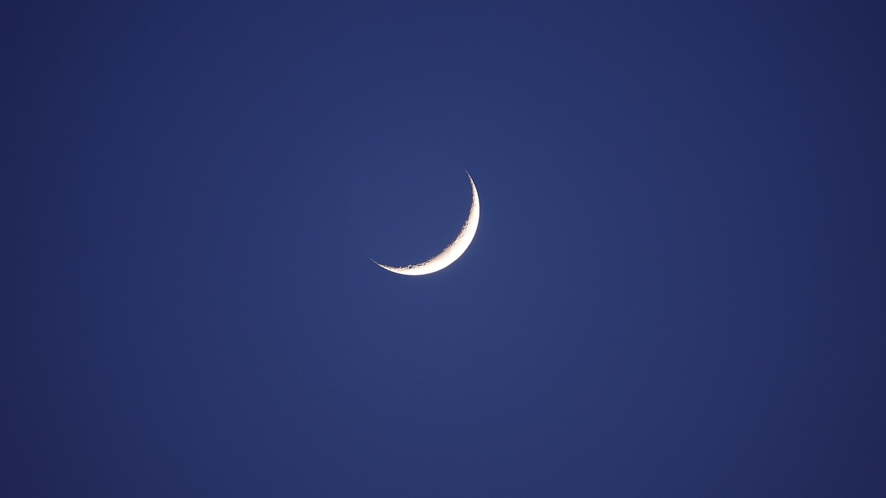 crescent moon